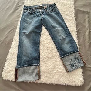 Lucky Brand Dungarees Lil’ Maggie Cuffed Crop Denim Capri Embroidered Size 8 /29